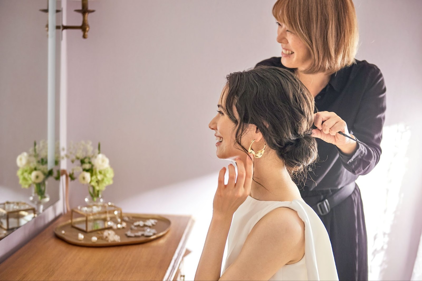 支度をする新婦