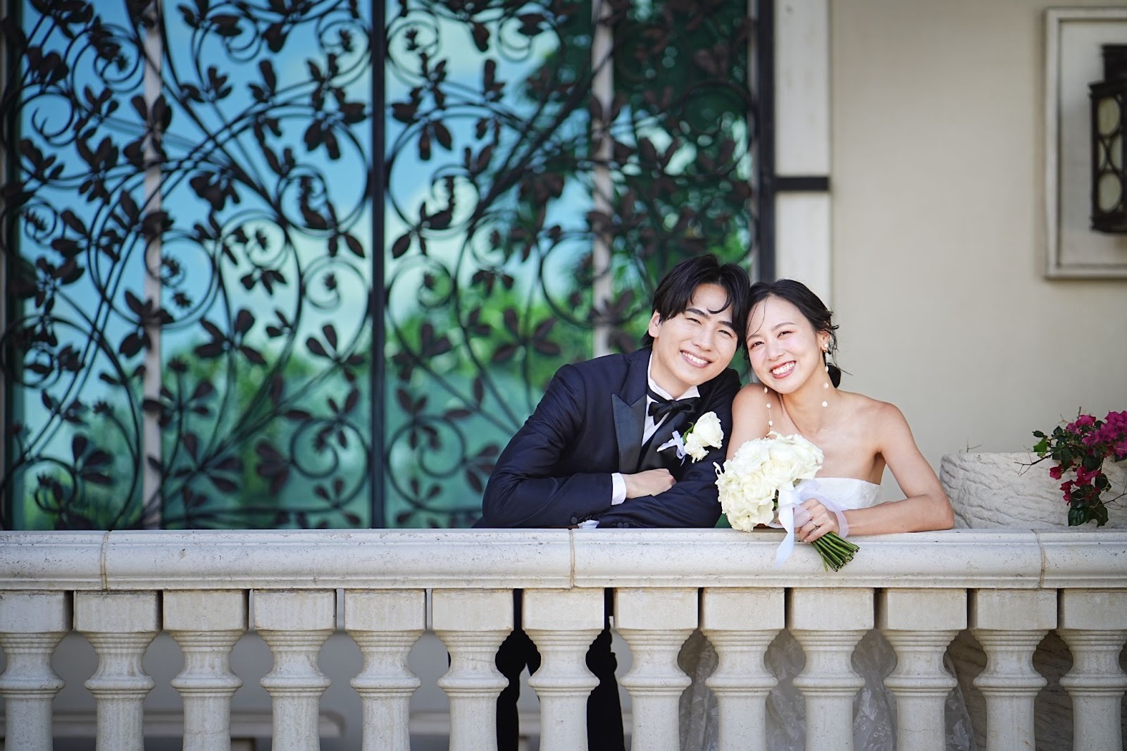 笑顔の新郎新婦