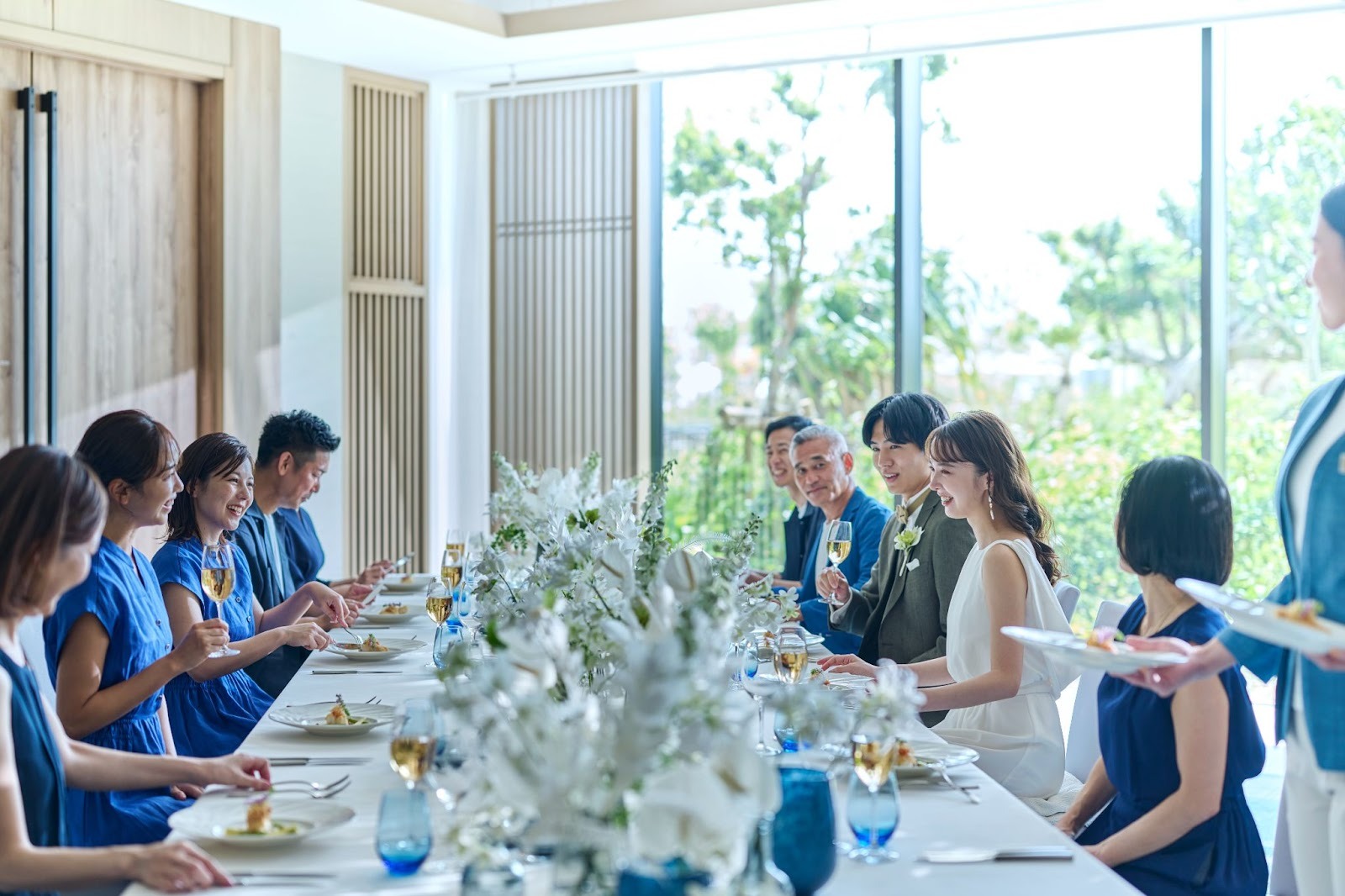 家族と披露宴パーティ