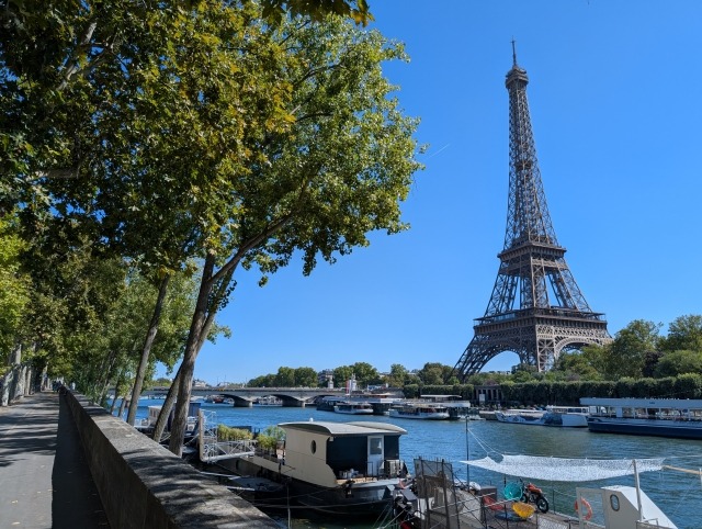 パリのエッフェル塔