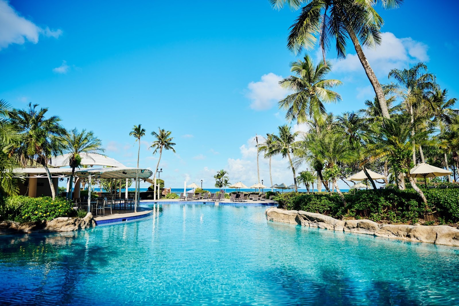 グアムのリゾートプール