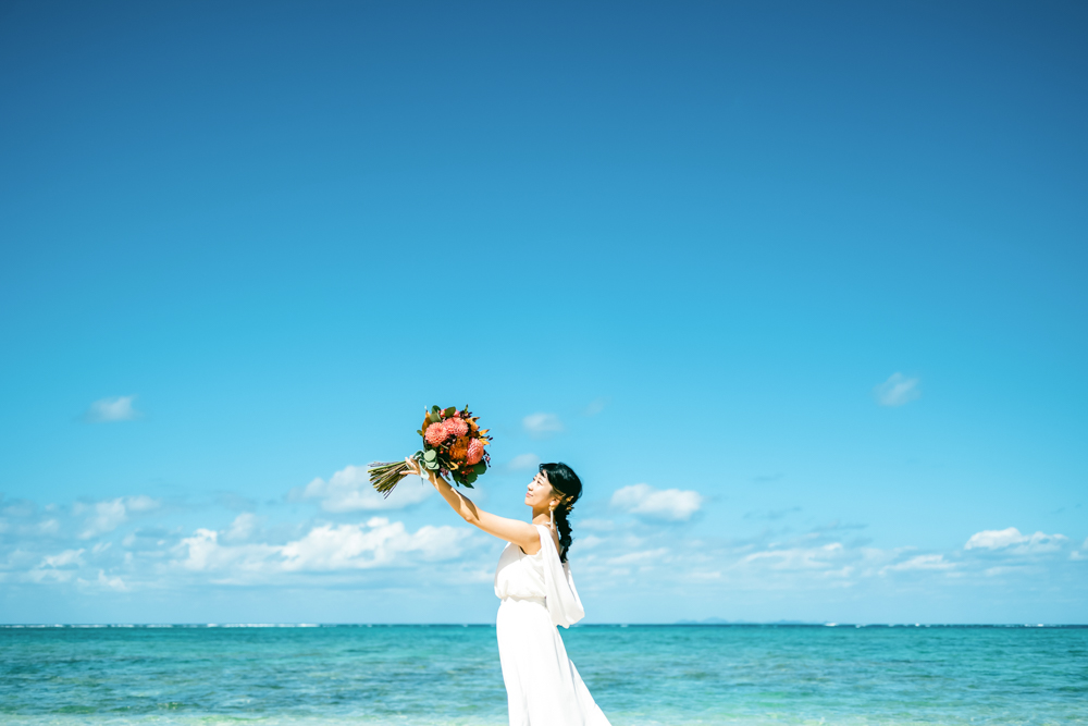 ブーケを持つ花嫁