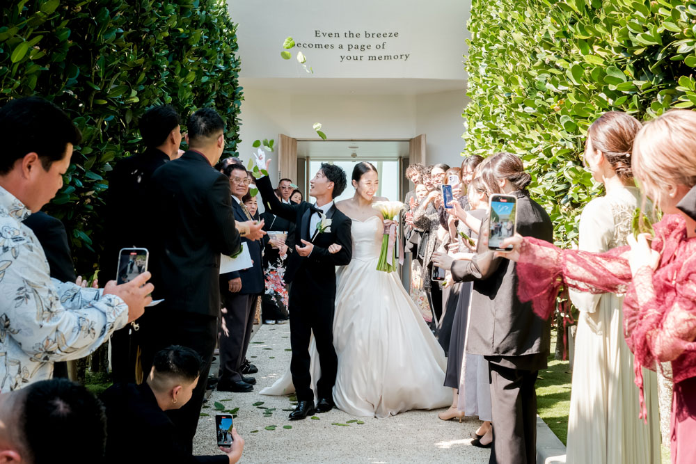 結婚式の退場シーン