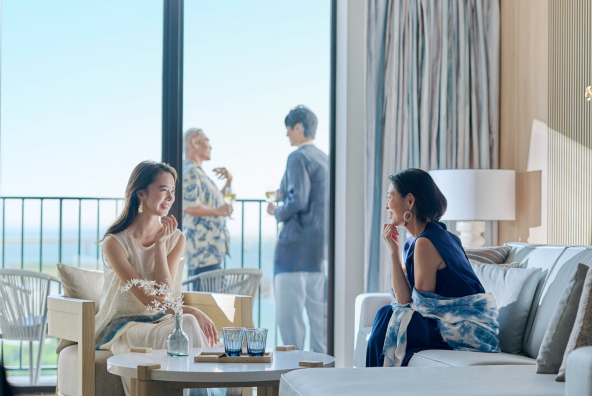 <small>空港からホテルまで導線バッチリで</small><br/>移動もラク
